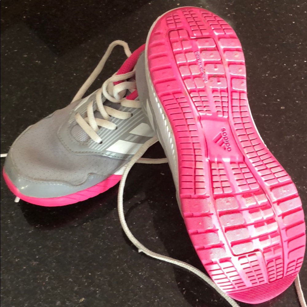 Girls tennis shoes  size 2Y